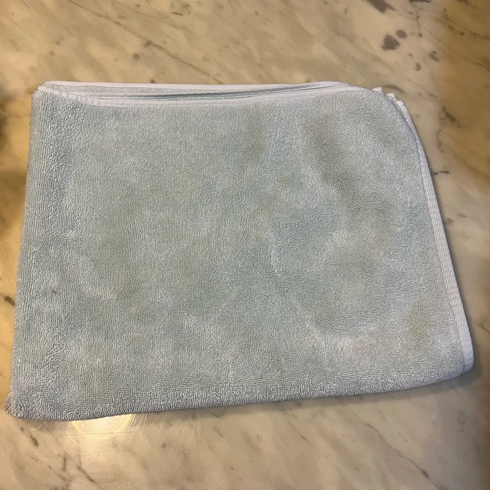 Vintage Fieldcrest Bath rug/ Firm Price